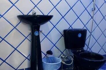 פנסיון Hostal Azul Príncipe