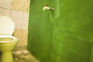 فندق Reddoorz Near Pelabuhan Ajibata Parapat