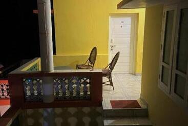 פנסיון Ushas Guest House