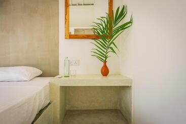 민박 Marshmellow Surf Villa With Pool   Sri Lanka