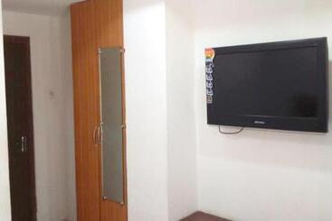 فندق Neelam Lodge