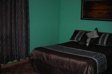 Deer Trail Motel