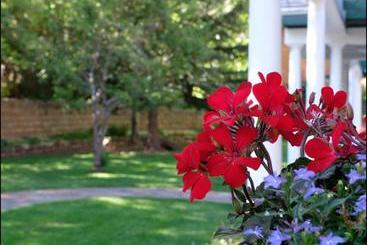 هتل Secret Garden Bed And Breakfast