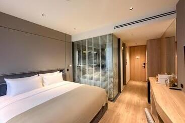 La Green Hotel And Residence