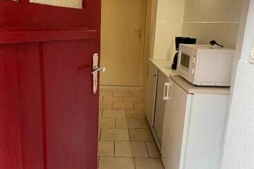 פנסיון Van Kim 2   Souterrain Monteurwohnung