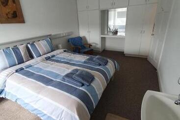 مبيت وإفطار Keeles Townhouse