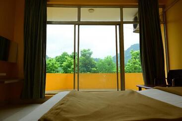 酒店 Bhagirathi Tourist Home