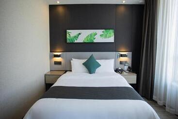 Отель Thank Inn Plus Jiaozuo Mengzhou Sangpo Times New Town