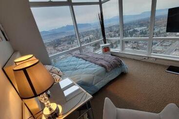 تختخواب و صبحانه High Luxury Penthouse   Private Suite With Ensuite Bathroom