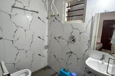אתר נופש Thrilok Vihar
