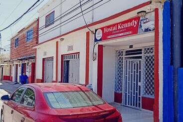 پانسیون Hostal Kenndy