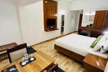 בית מלון כפרי Queens Tourist Home