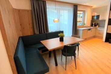 پانسیون Garni Binta