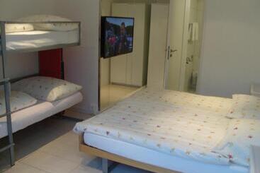 Vista Resort Hostel