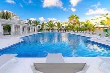 هتل آپارتمان Playa Palmera Beach Resort