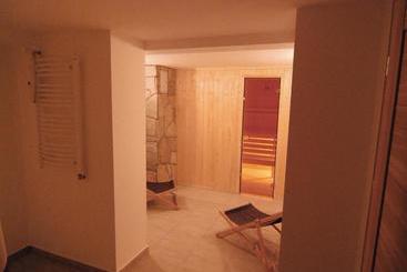 هتل Karolinka Guest House