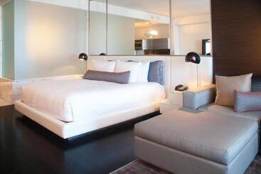 هتل Luxury Suites At Palms Place