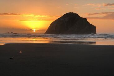 فندق Sunset Oceanfront Lodging