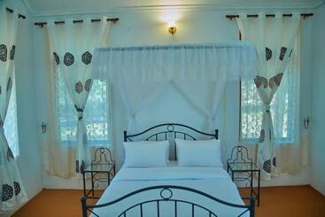 ホテル Upendo Safari Lodge