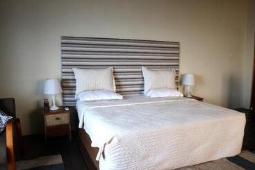 ホテル Cliffhaven Beach Resort