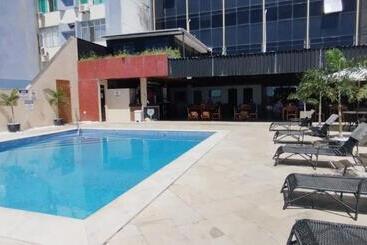 هتل آپارتمان Sol Vitória Marina