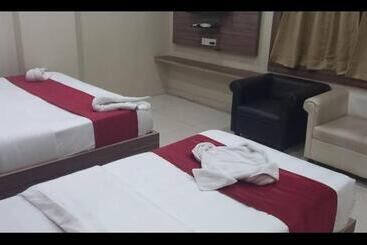 Отель Adhunik Palace