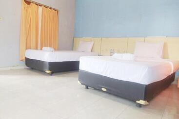 فندق Reddoorz At Deamartaloka Colomadu Solo