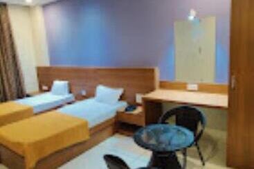 Отель Darshan & Guest House , Paldi
