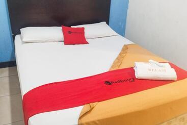 בית מלון כפרי Reddoorz Near Living Plaza Palembang