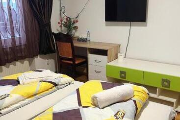 پانسیون Zimmer In Ein Haus Mit Waschmaschine