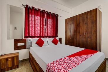 Oyo Hotel Aishwarya Comforts