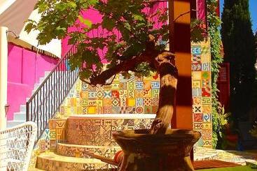 تختخواب و صبحانه Bastide Fauvette & Spa
