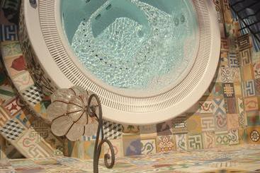 تختخواب و صبحانه Bastide Fauvette & Spa