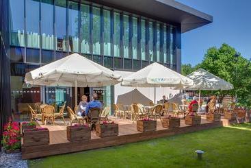 هتل Eva Park Life & Spa