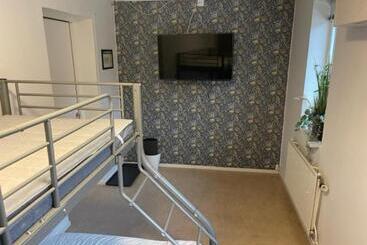 هاستل Bakgården Mariestad