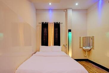 هتل Oyo Ganapati Bhawan Homestay