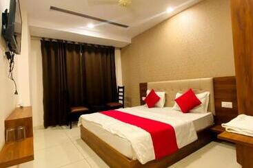 酒店 Asia Holiday Kasol