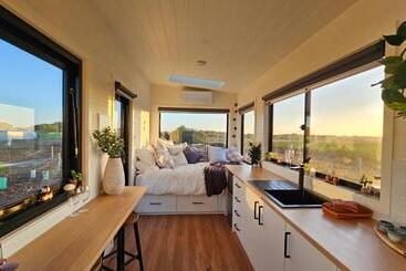 פנסיון Coastal Sunset Tiny Home   Port Fairy Tiny Homes