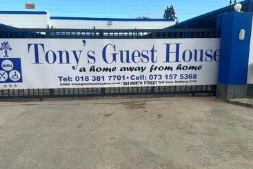 ペンション Tony S Guest House 2