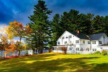 فندق صغير Wolf Cove Inn