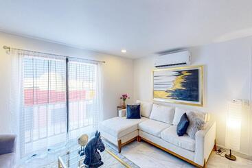 هتل Alina 203a @ Morgan Residences