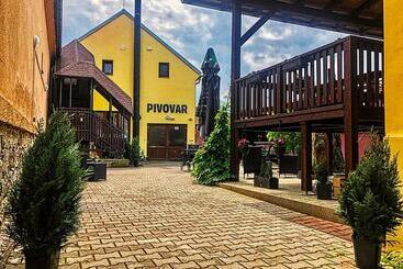 膳宿费 Pivovar Pod Lípou Kyšice