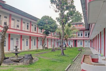 هتل Spot On 92834 Wisma Dira Tiara Syariah