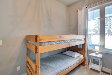 کلبه Modern Lead Cabin W/ Hot Tub, 6 Mi To Skiing!