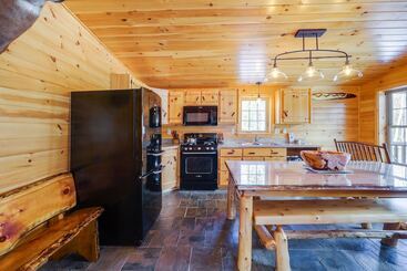 بيت ريفى Peaceful Bradford Cabin W/ Pond & Covered Deck!