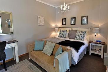 تختخواب و صبحانه Bloemstantia Guest House