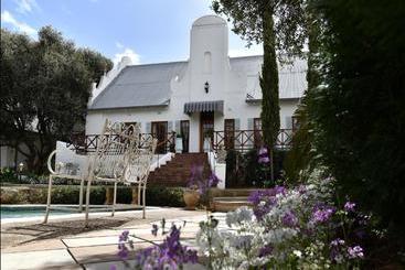 تختخواب و صبحانه Bloemstantia Guest House