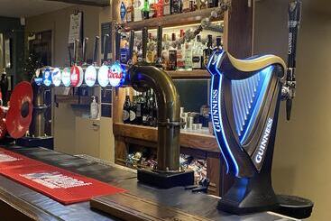 צימר The Butchers Arms   Grill Pub And Accommodation