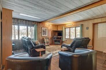 별장 Lakefront Townsend Cabin W/ Fire Pit & Dock!