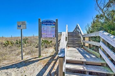 קוטג'' Ocean View  Sea Gem  Bungalow: Steps To Beach!